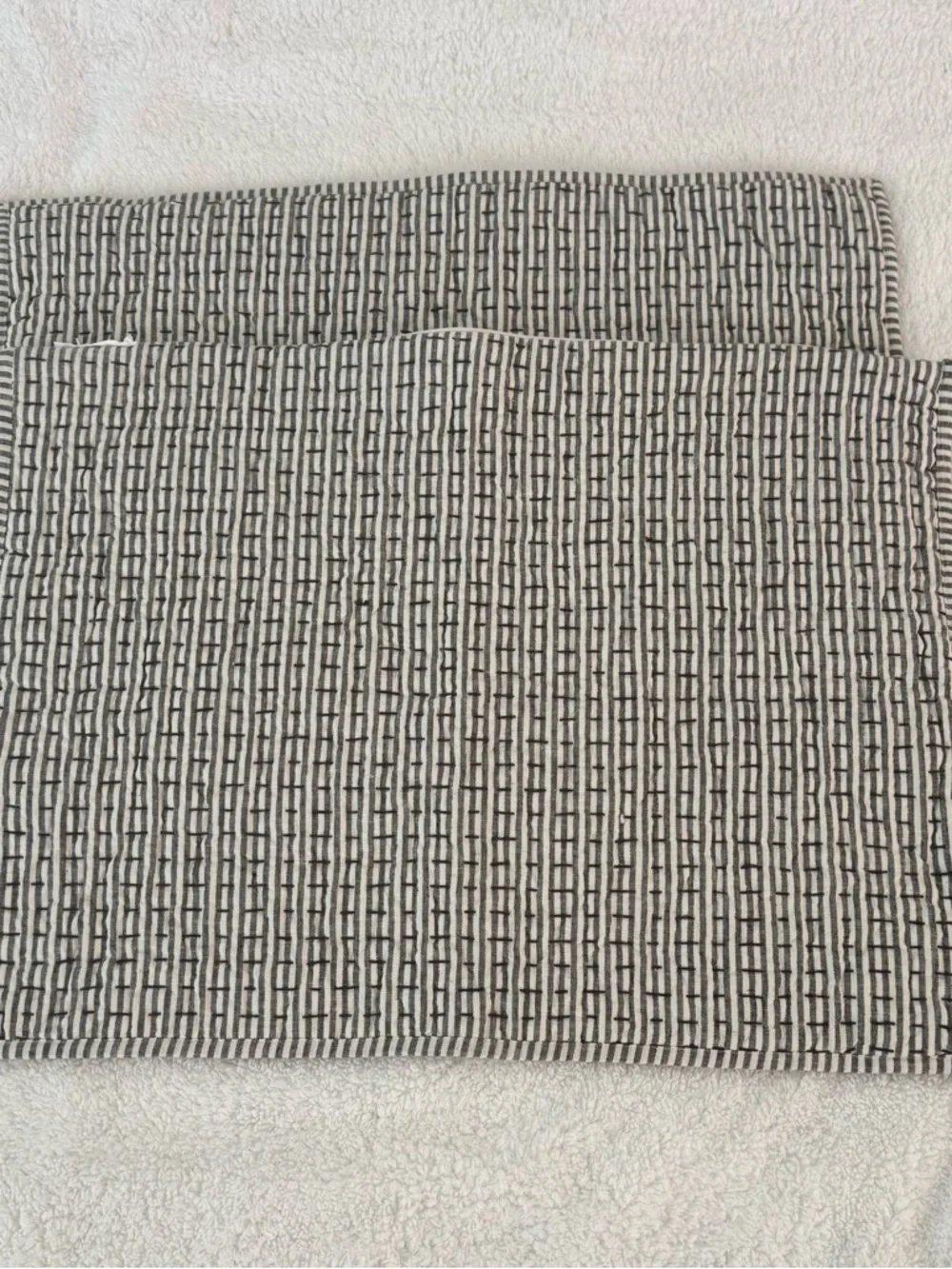 Pottery Barn Pick-Stitch Wheaton Reversible Striped Quilted Shams set of 2 EUC